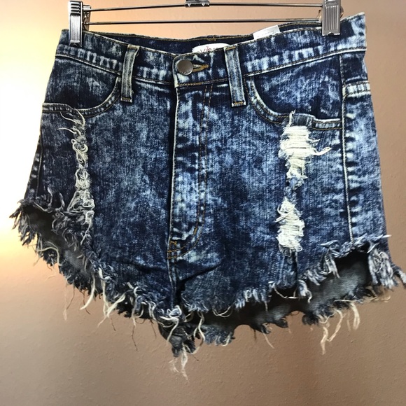 Vibrant Miu high waisted shorts size medium - Picture 2 of 3